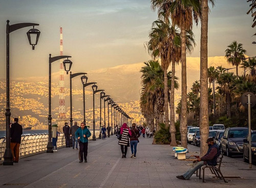 Beirut Corniche İzmir Kordunu gibi Tek başına gidilecek ülkeler